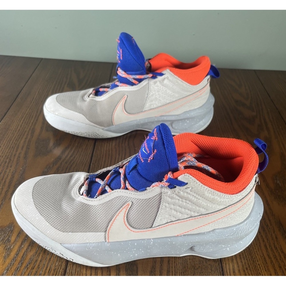 Nike Boys 6Y Team Hustle D10 Desert Sand Basketball Shoes (CZ4179-001)